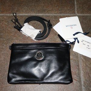 Moncler Women's Belt Bag Modello TG Uni Black